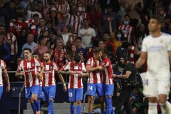 西甲副队长替补席争议引撤职风波，球队管理成焦点